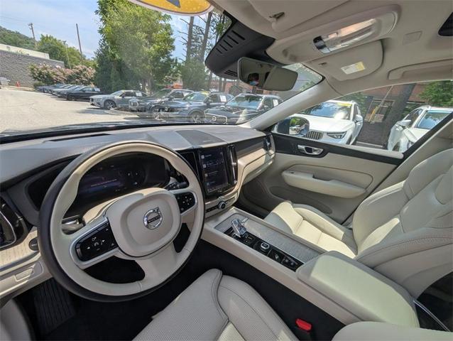 Photo of 2022 Denim Blue Metallic Volvo XC60