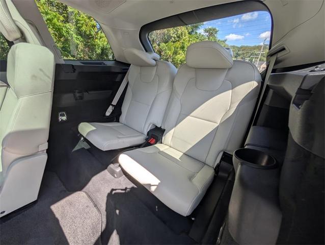 Photo of 2025 White Volvo XC90