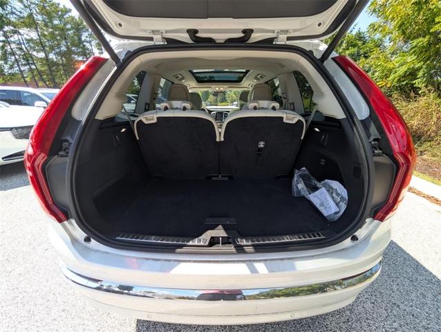Photo of 2025 White Volvo XC90
