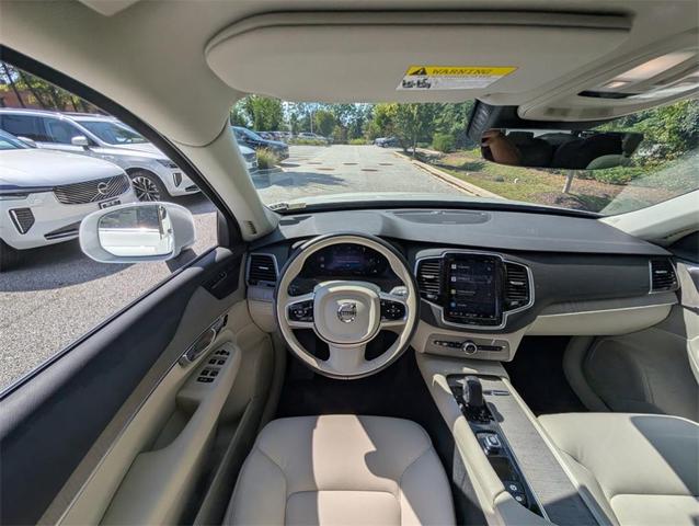 Photo of 2025 White Volvo XC90