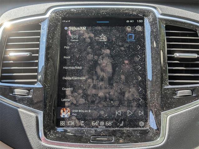 Photo of 2025 White Volvo XC90