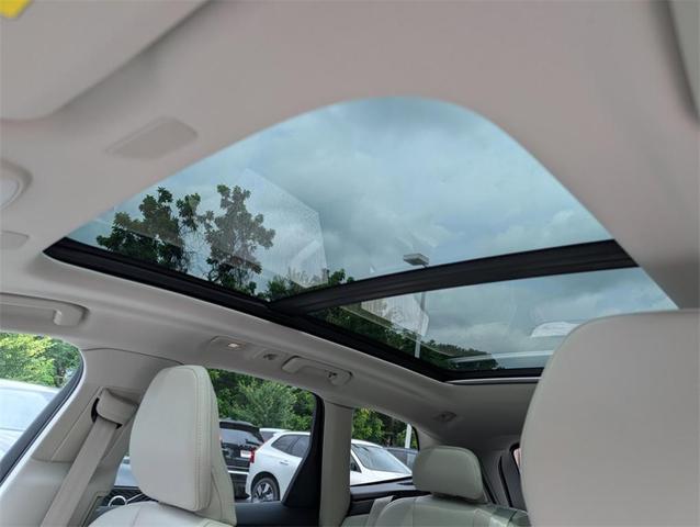 Photo of 2025 Crystal White Volvo XC60