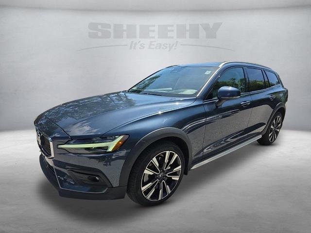 Photo of 2023 Denim Blue Volvo V60 Cross Country