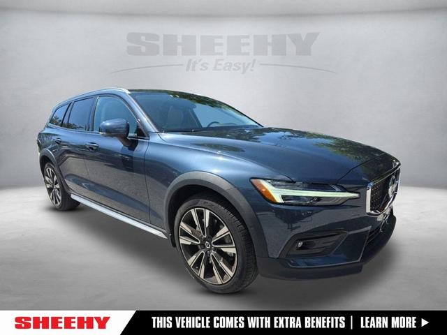 Photo of 2023 Denim Blue Volvo V60 Cross Country