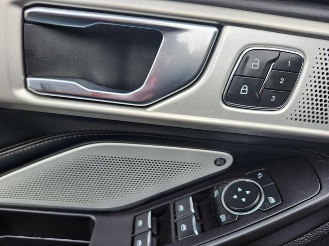 Photo of 2020 Agate Black Metallic Ford Explorer