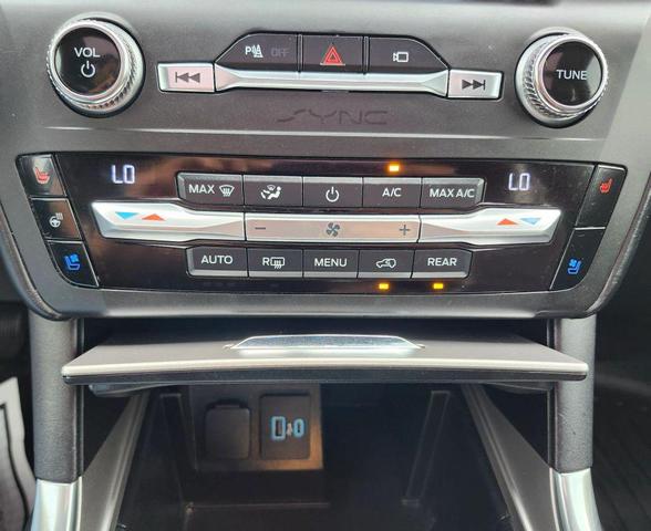 Photo of 2020 Agate Black Metallic Ford Explorer