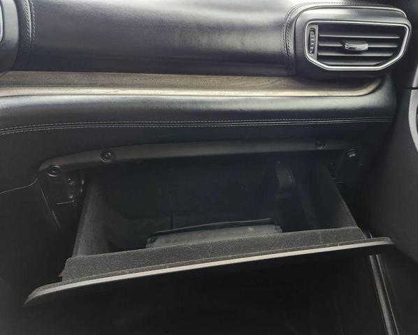 Photo of 2020 Agate Black Metallic Ford Explorer