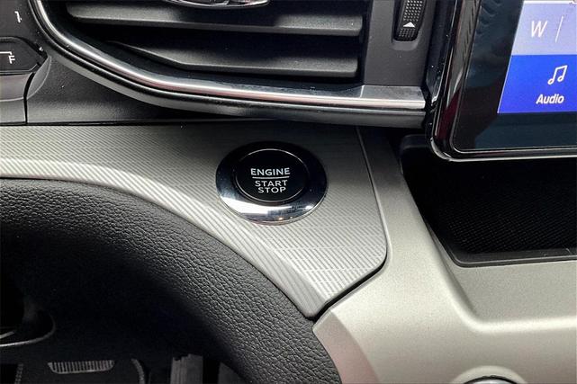 Photo of 2022 Star White Metallic Tri-Coat Ford Explorer