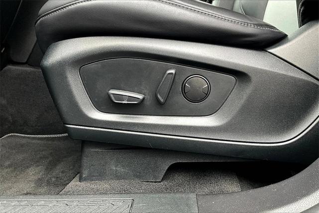 Photo of 2022 Star White Metallic Tri-Coat Ford Explorer