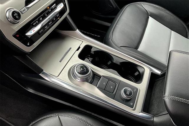 Photo of 2022 Star White Metallic Tri-Coat Ford Explorer