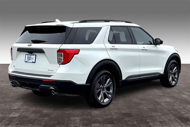 Photo of 2022 Star White Metallic Tri-Coat Ford Explorer