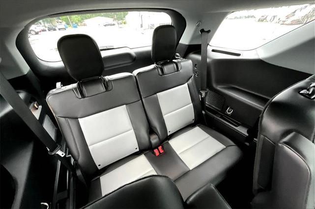 Photo of 2022 Star White Metallic Tri-Coat Ford Explorer