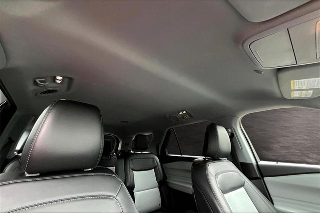 Photo of 2022 Star White Metallic Tri-Coat Ford Explorer