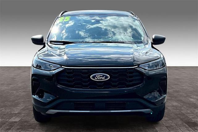 Photo of 2025 Agate Black Metallic Ford Escape