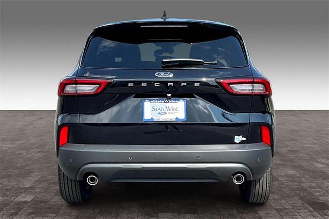 Photo of 2025 Agate Black Metallic Ford Escape