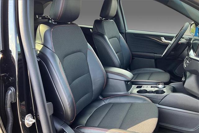 Photo of 2025 Agate Black Metallic Ford Escape