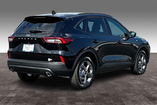 Photo of 2025 Agate Black Metallic Ford Escape