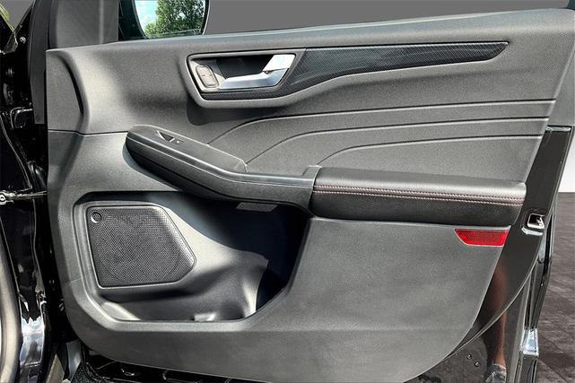 Photo of 2025 Agate Black Metallic Ford Escape