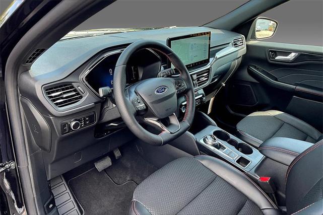 Photo of 2025 Agate Black Metallic Ford Escape
