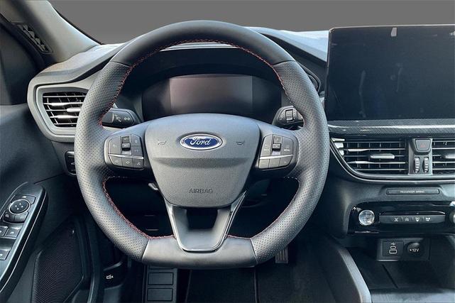 Photo of 2025 Agate Black Metallic Ford Escape