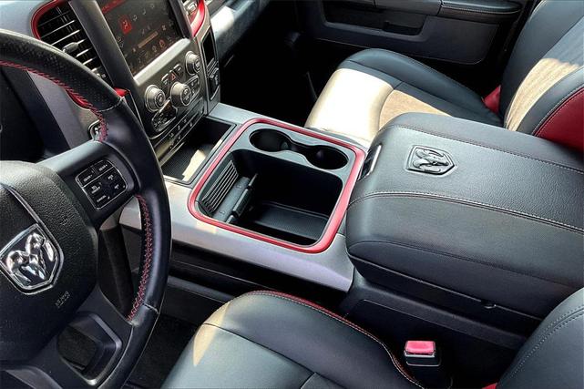 Photo of 2016 Granite Crystal Metallic Clearcoat RAM 1500