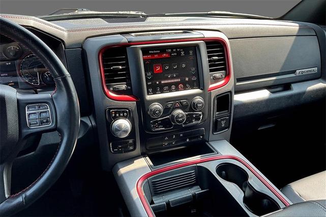 Photo of 2016 Granite Crystal Metallic Clearcoat RAM 1500