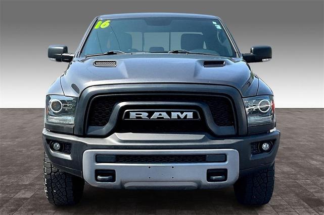 Photo of 2016 Granite Crystal Metallic Clearcoat RAM 1500