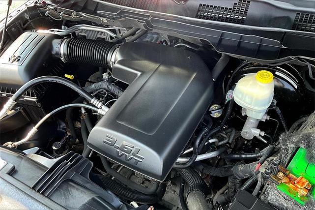 Photo of 2016 Granite Crystal Metallic Clearcoat RAM 1500