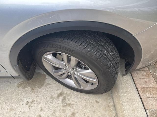 Photo of 2023 Liquid Carbon Metallic Acura MDX