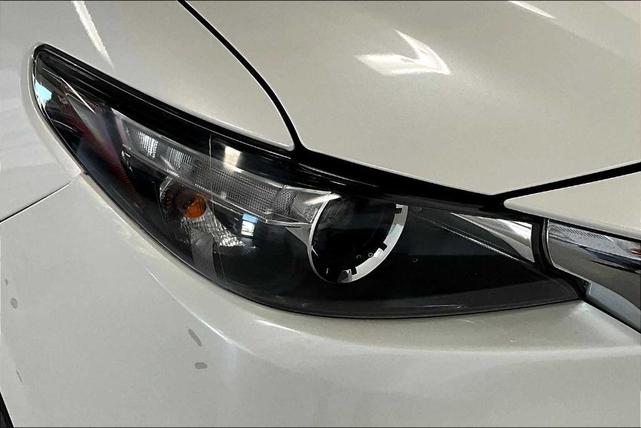 Photo of 2023 Snowflake White Pearl Mazda CX-9