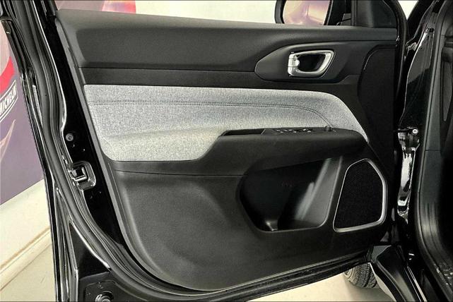 Photo of 2024 Diamond Black Jeep Compass