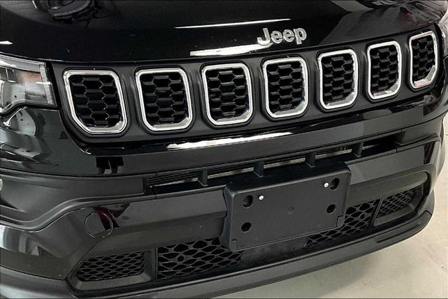 Photo of 2024 Diamond Black Jeep Compass