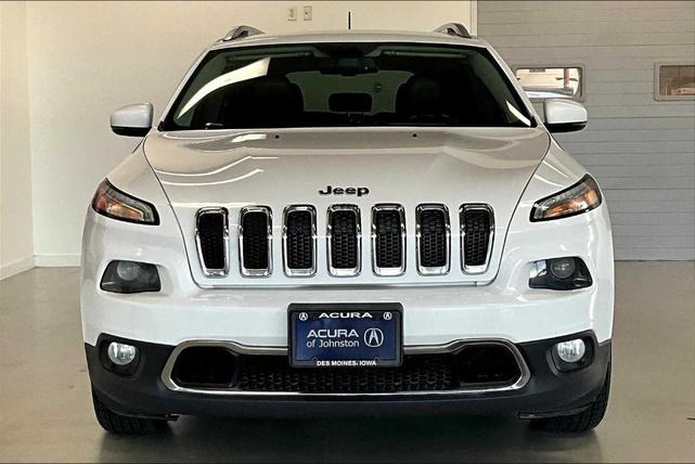 Photo of 2017 Bright White Clearcoat Jeep Cherokee