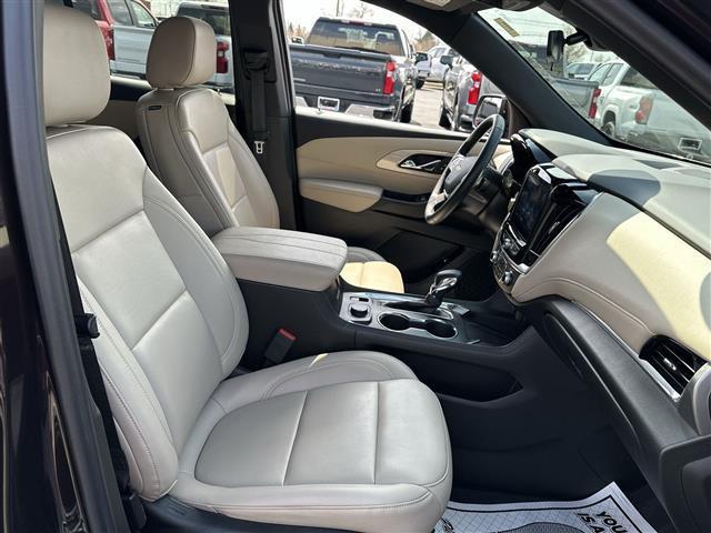 Photo of 2023 Black Cherry Metallic Chevrolet Traverse