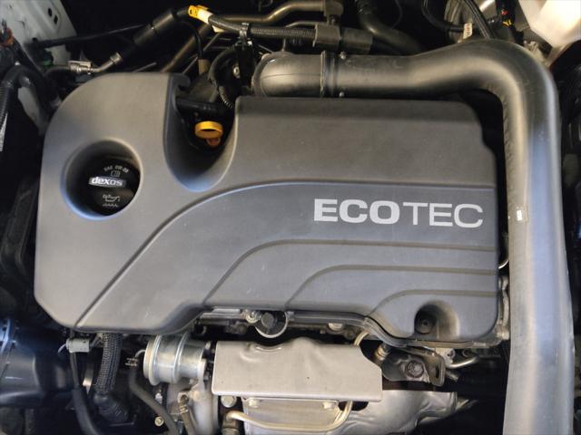 Photo of 2020 White Chevrolet Equinox