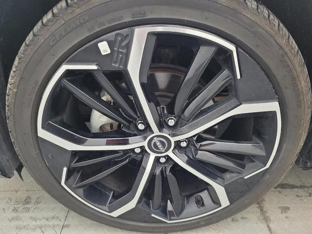 Photo of 2024 Super Black Nissan Altima