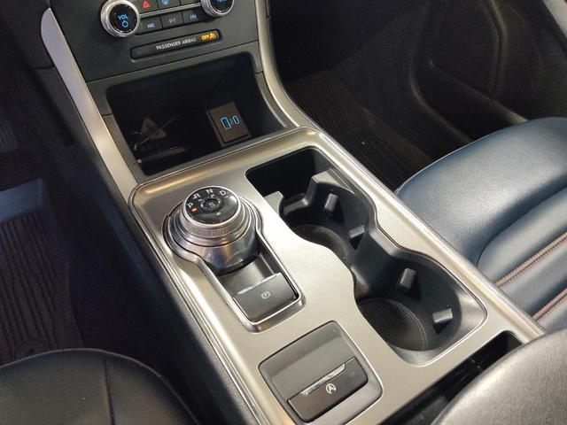 Photo of 2023 Agate Black Metallic Ford Edge