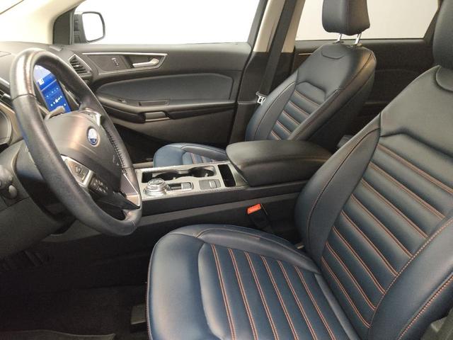 Photo of 2023 Agate Black Metallic Ford Edge