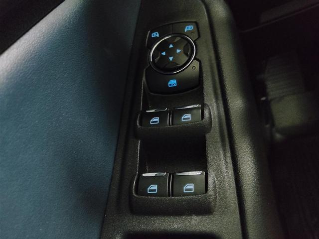 Photo of 2023 Agate Black Metallic Ford Edge