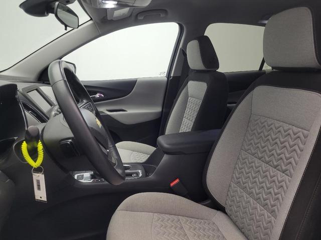 Photo of 2023 Summit White Chevrolet Equinox