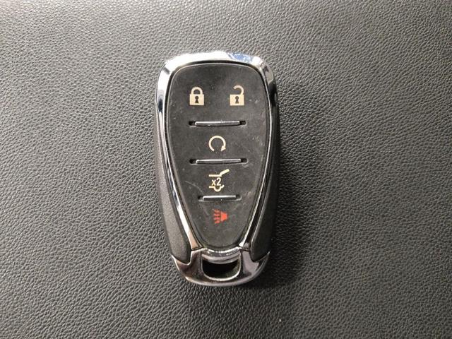 Photo of 2023 Summit White Chevrolet Equinox