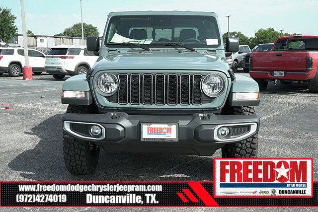 Photo of 2025 Anvil Clearcoat Jeep Gladiator