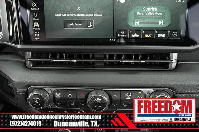 Photo of 2025 Anvil Clearcoat Jeep Gladiator
