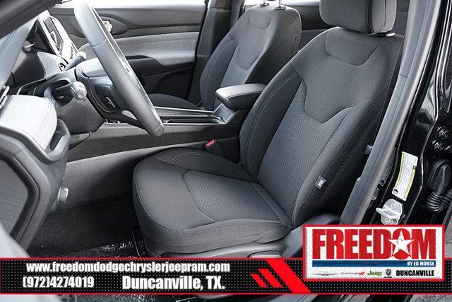 Photo of 2025 Diamond Black Crystal Pearlcoat Jeep Compass