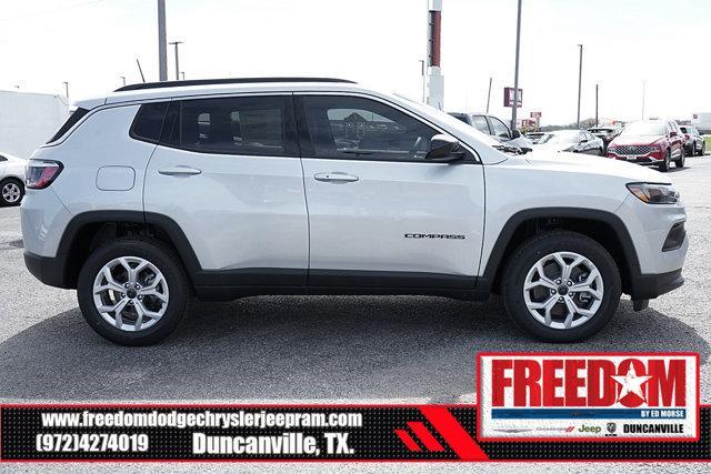 Photo of 2025 Silver Zynith Metallic Clearcoat Jeep Compass