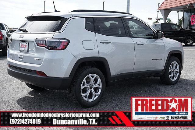 Photo of 2025 Silver Zynith Metallic Clearcoat Jeep Compass