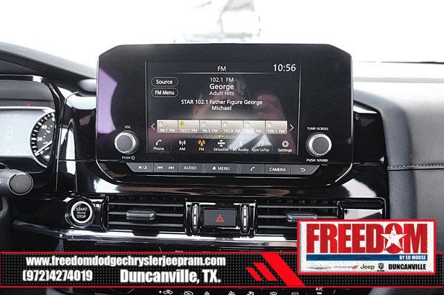 Photo of 2024 Pearl White Tricoat/Super Black Nissan Pathfinder