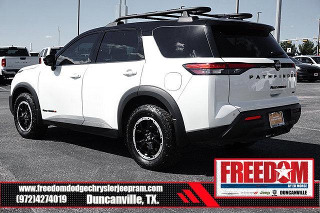 Photo of 2024 Pearl White Tricoat/Super Black Nissan Pathfinder