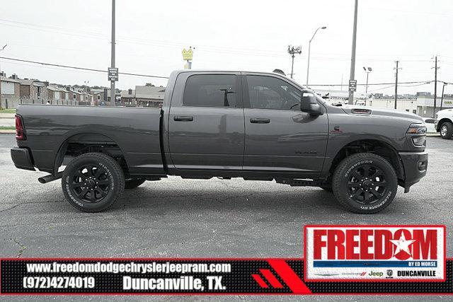 Photo of 2025 Granite Crystal Metallic Clearcoat RAM 2500