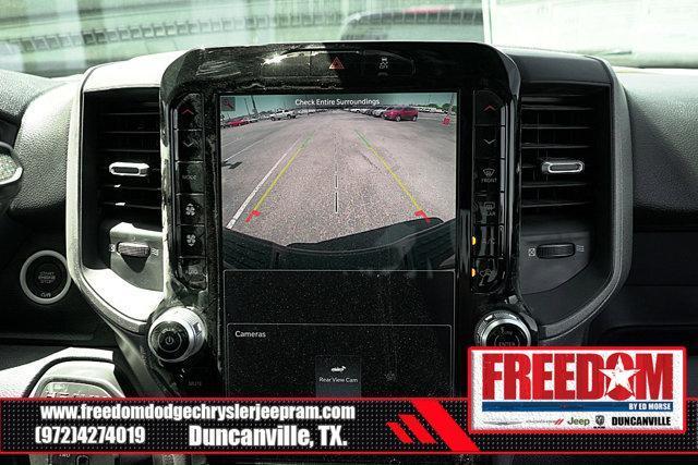 Photo of 2025 Diamond Black Crystal Pearlcoat RAM 2500